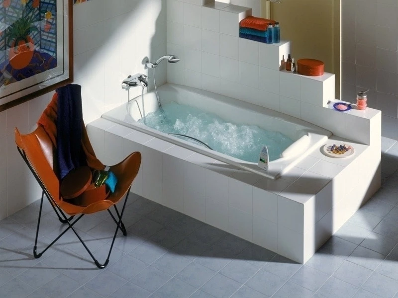 Чугунная ванна 170x85 см с противоскользящим покрытием Roca Akira 2325G000R